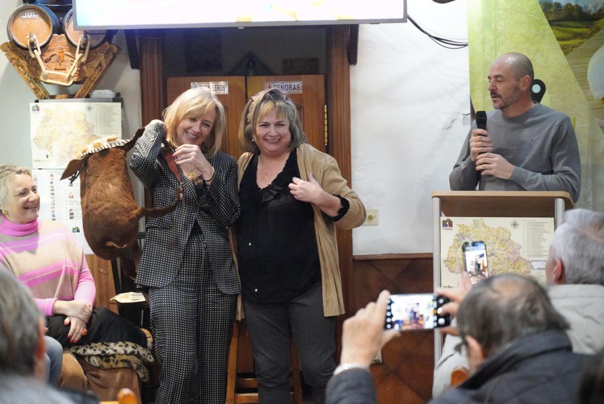 Alonso, recibiendo el Zurrón de Redes