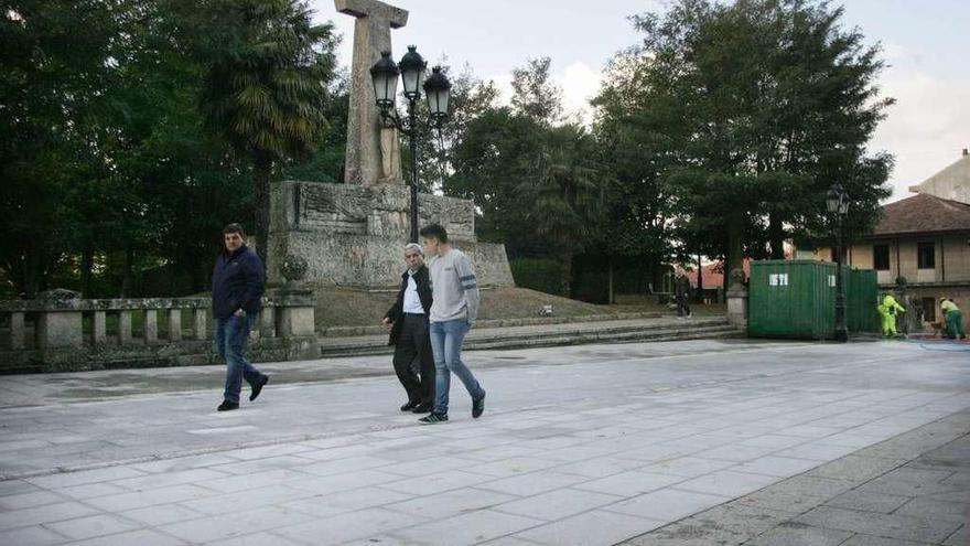 Matemático Rodríguez abrió ayer al tránsito peatonal el tramo remodelado. // Bernabé/Luismy