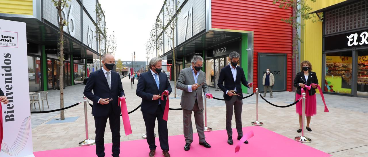 El acto de inauguración del centro comercial La Torre Outlet, celebrado el 22 de octubre de 2020.