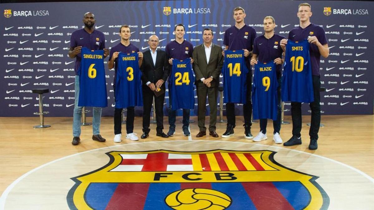 El Barça presentó a los seis nuevos jugadores