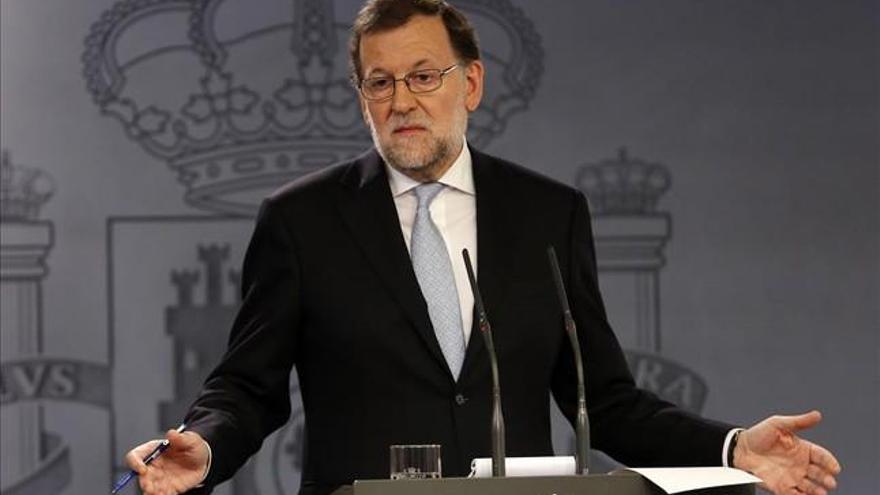 Rajoy intenta seducir al PSOE con una oferta de &quot;grandes reformas&quot;, incluida la constitucional
