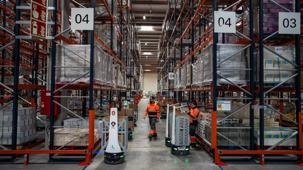 Penguin Random House viaja al futuro con un 'hub' logístico robotizado capaz de gestionar 40 millones de libros al año