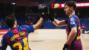 Ferran Font felicita al bigoleador Marc Grau