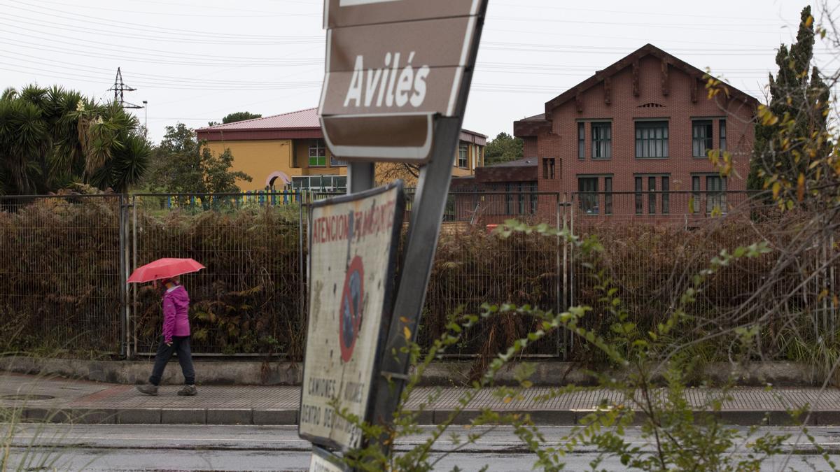 El límite de los concejos de Avilés y Castrillón, a la altura de Raíces Nuevo.