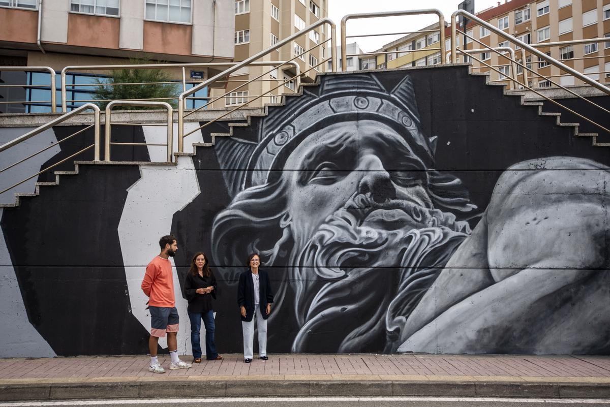 Una obra titánica en A Coruña del mejor muralista del mundo frente a una ensenada eterna