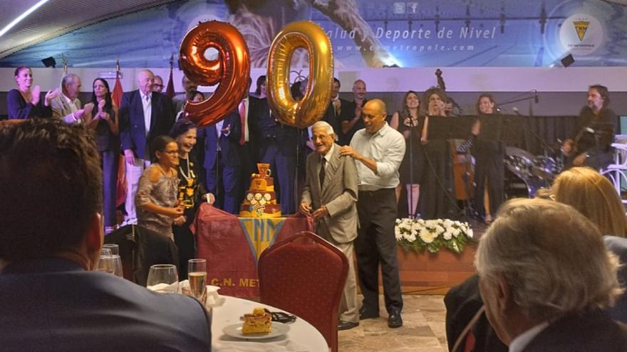 Cena homenaje a los 29 olímpicos del CN Metropole por el 90 aniversario del club