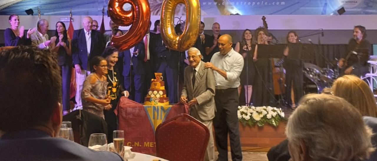 Cena homenaje a los 29 olímpicos del CN Metropole por el 90 aniversario del club