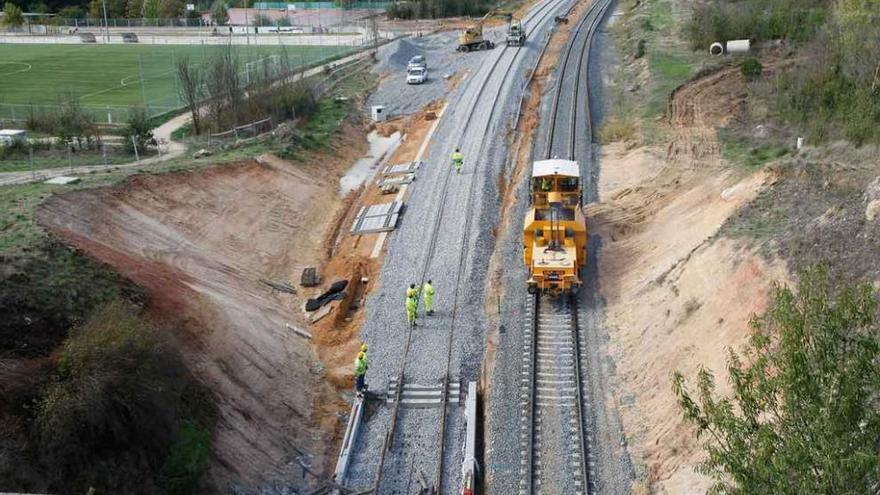 Obras de la plataforma del AVE en la salida norte de Zamora, en la zona de Valorio.