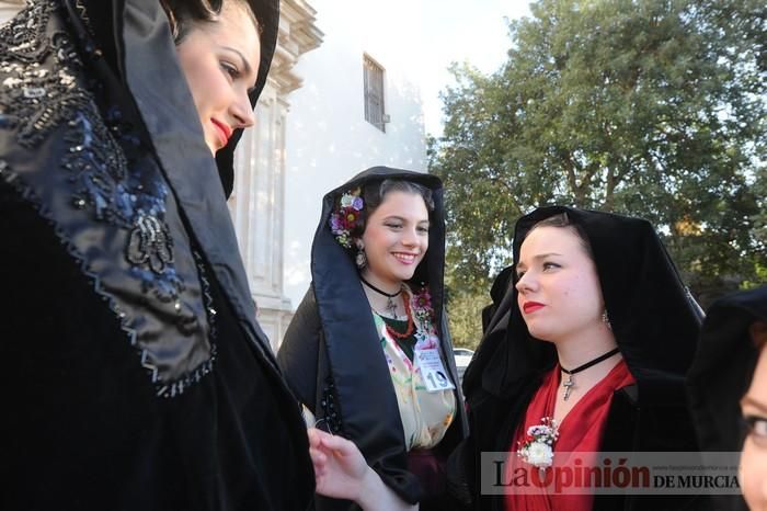 Ofrenda floral a la Virgen de las candidatas a Reina de la Huerta