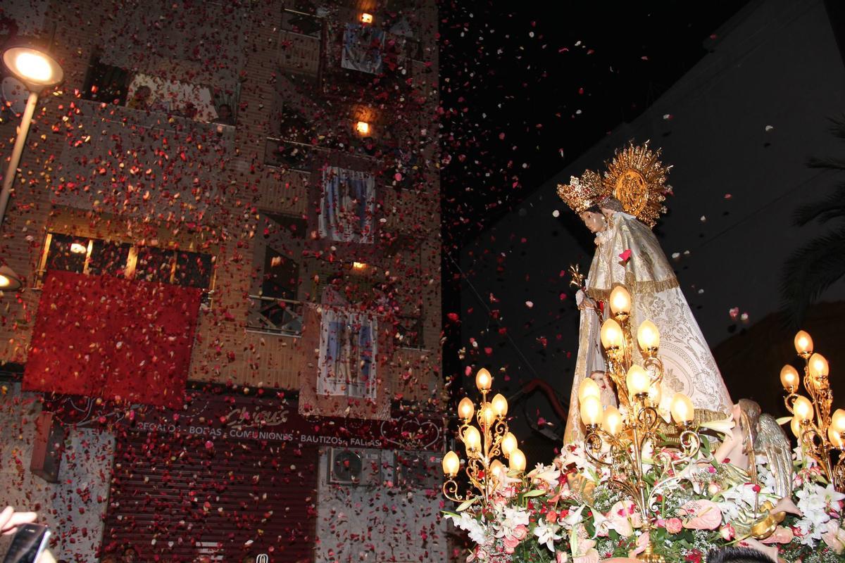 Traslado de la Virgen de los Desamparados en Torrent.