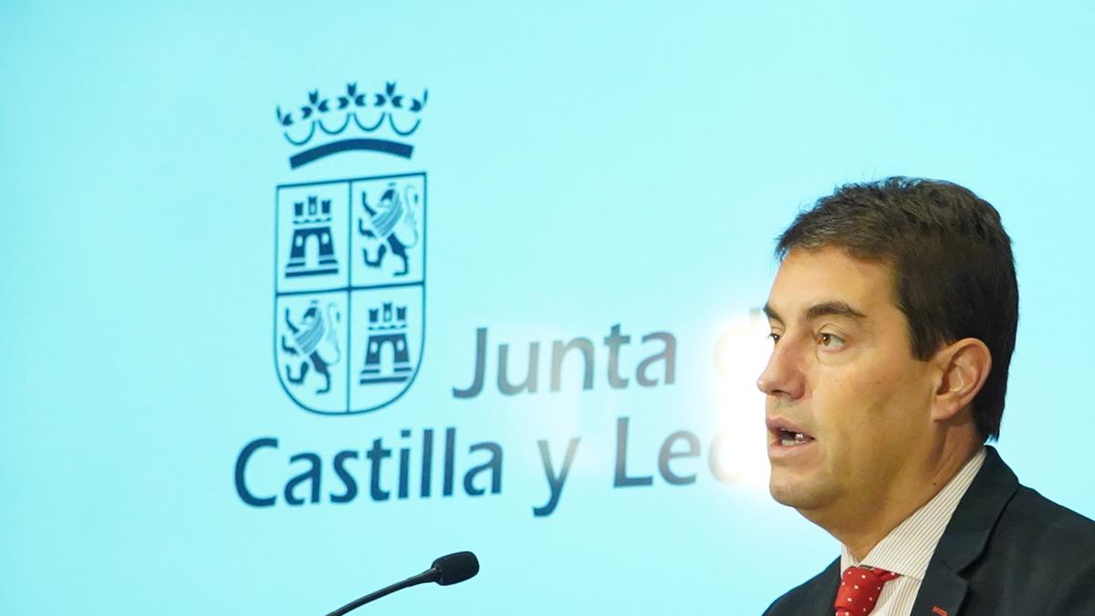 El consejero de la Presidencia, Ángel Ibáñez, presenta la oferta de empleo público.