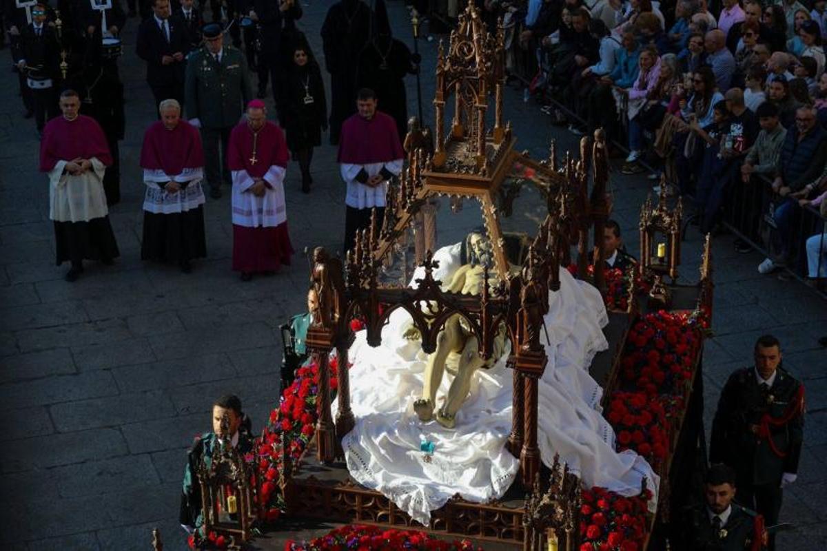 El Cristo Muerto por las calles de Zamora.