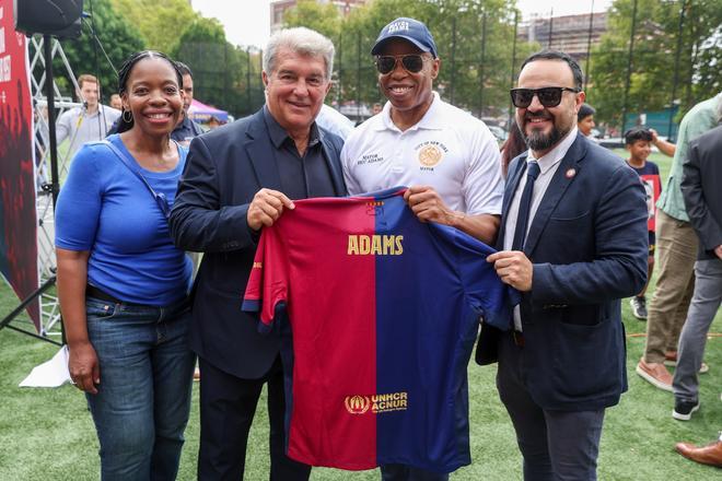 Acto de commemoración en Brooklyn de la gira americana del FC Barcelona el año 1937, en imágenes.