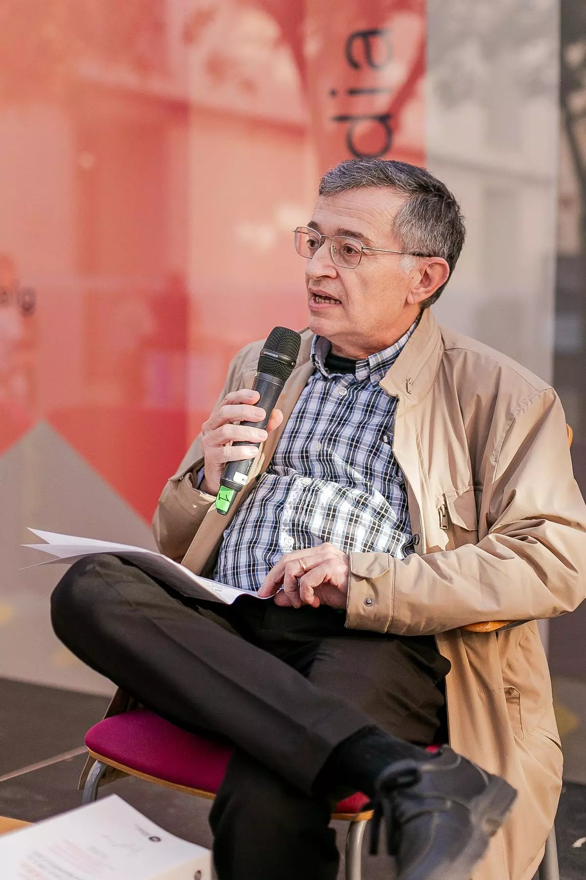 Enric Iborra: "‘Llibre de Meravelles’ és la recreació literària més intensa de la ciutat de València"