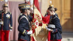 La princesa Leonor jura bandera.