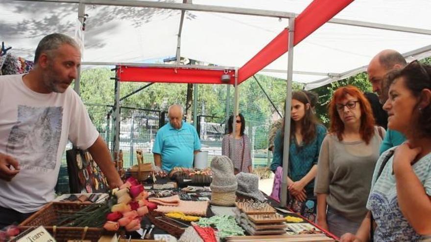 El mercadillo de Coia recupera su actividad