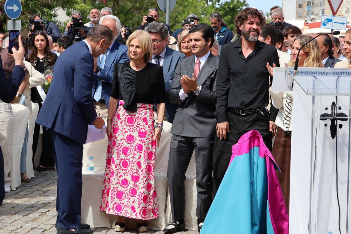 Imágenes de la inauguración del monumento a Rafael de Paula en la Plaza de Toros.