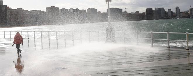 EN IMÁGENES: El rastro de la borrasca "Pedro" en la costa asturiana