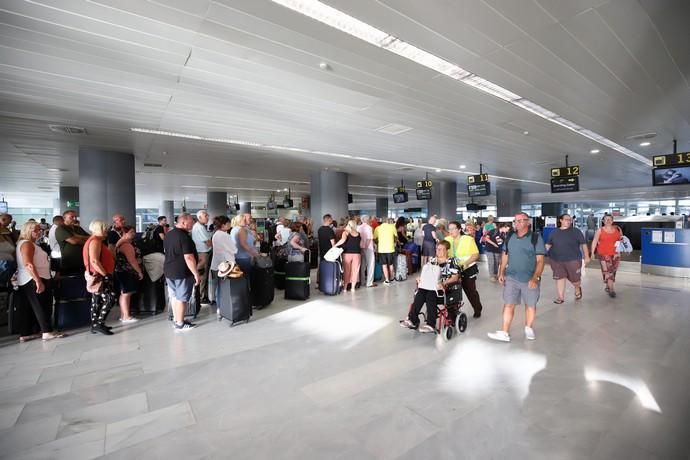 Un Boeing 747 aterriza en Fuerteventura