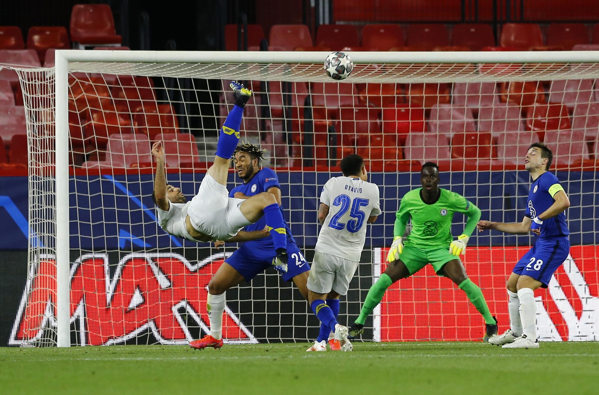 Taremi marca el 0-1 con una soberbia chilena en el tiempo añadido del Chelsea-Oporto.