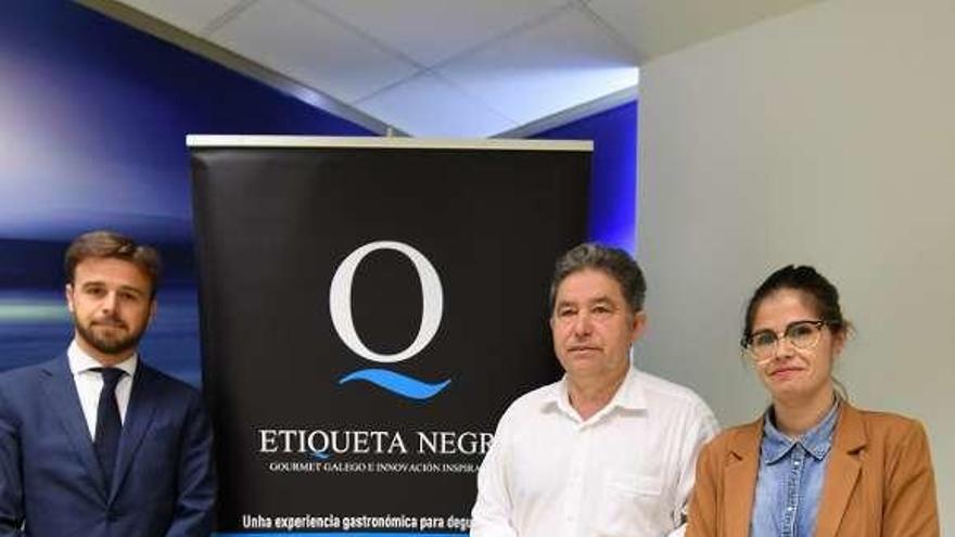 Pedro Pastur, Miguel Fernández Lores y Anabel Gulías. // G. Santos