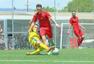 El FC Pirinaica s’imposa a un competitiu FC Joanenc i ratifica el quart lloc final (2-1)