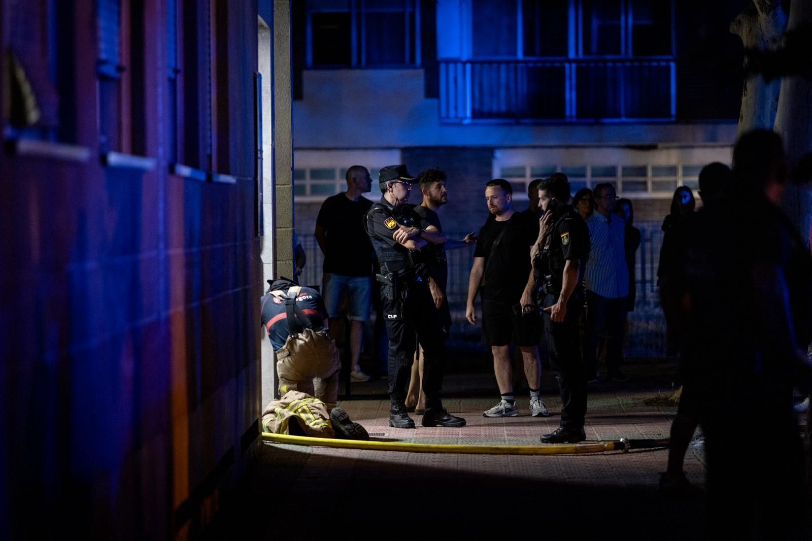 En imágenes | Desalojada la residencia Zalfonada de Zaragoza por un incendio