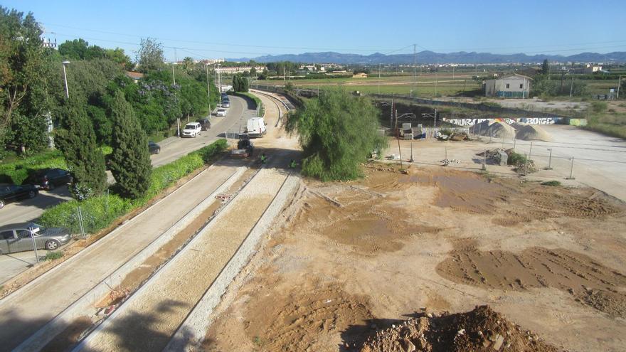 La Vía Verde de Burjassot junto a la huerta empieza a tomar forma