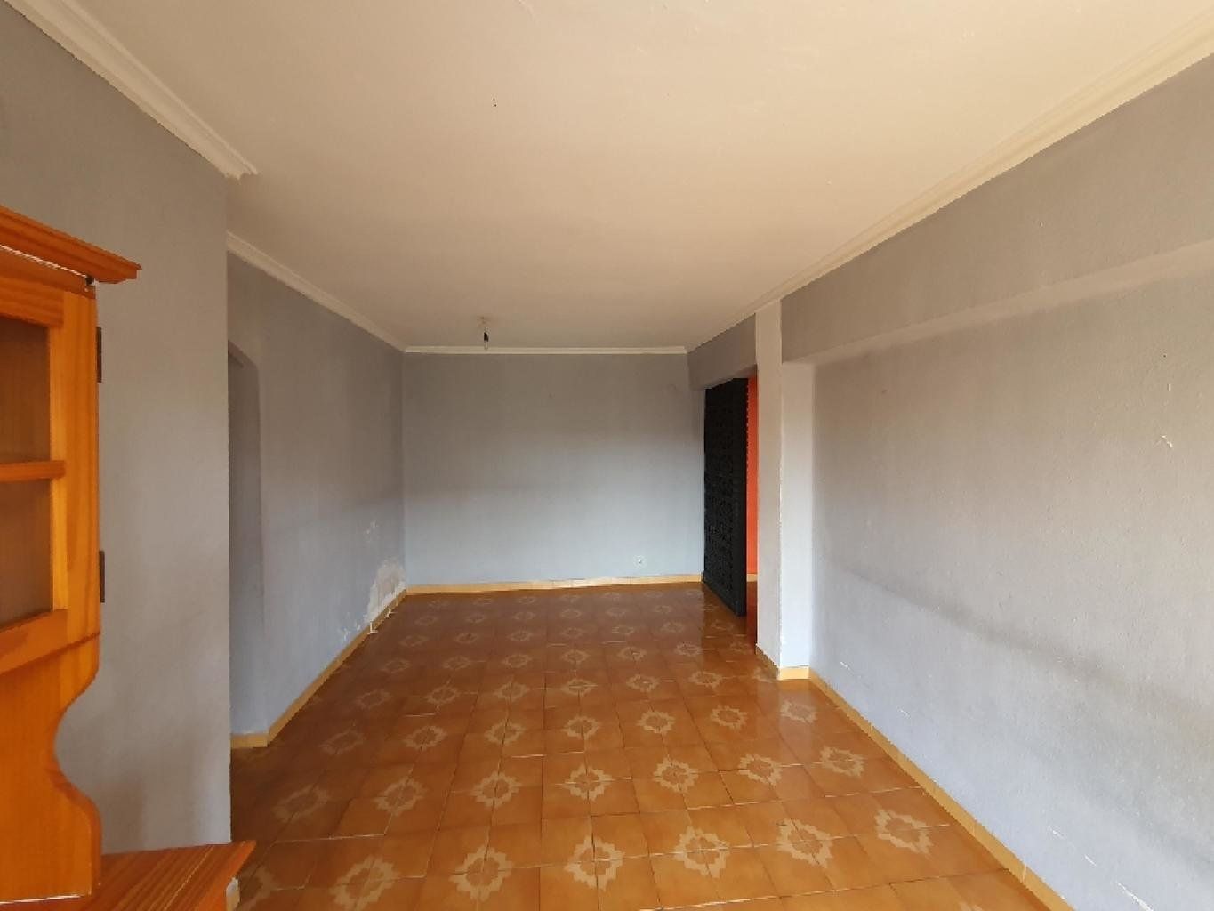 Piso a la venta en la calle Peris Celda por 47.300€