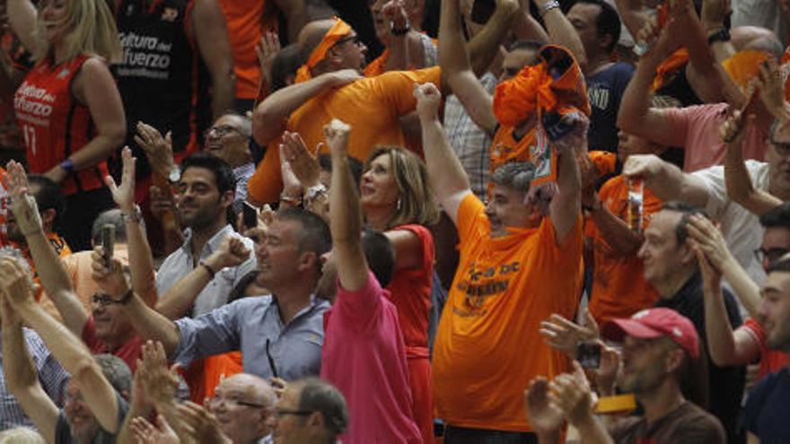 Aficionados del Valencia Basket.