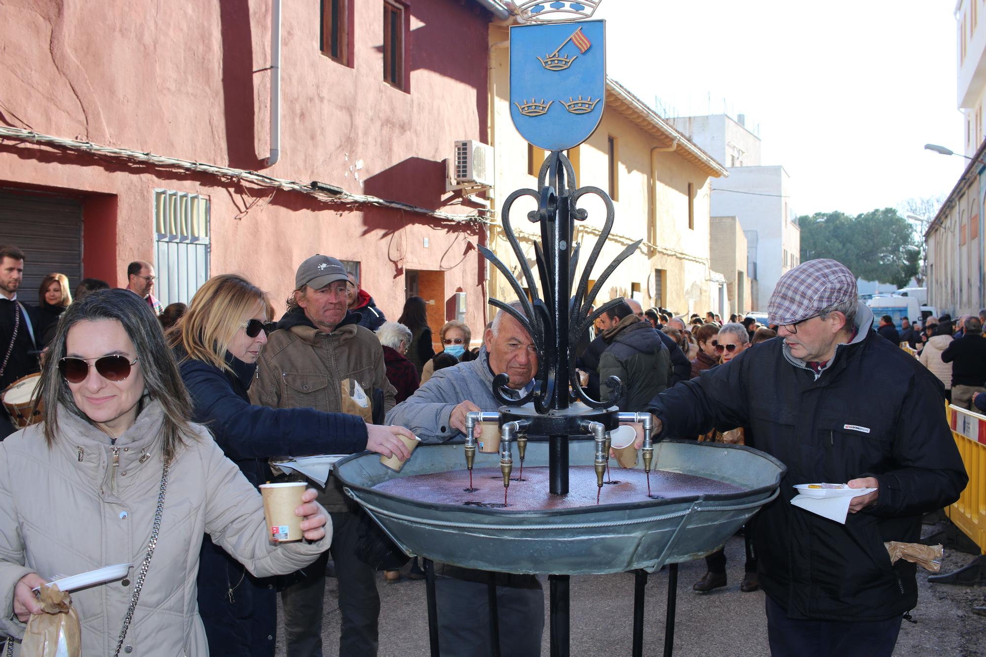 Todas las imágenes del multitudinario regreso de la Font del Vi de Burriana