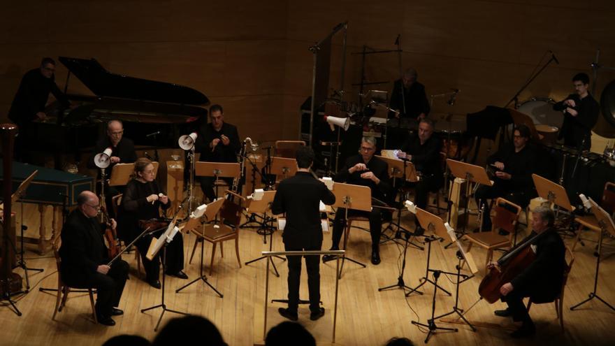 Crítica de Javier Losilla del concierto de Grupo Enigma: Ligeti, un sorbo de wodka y un par de notas