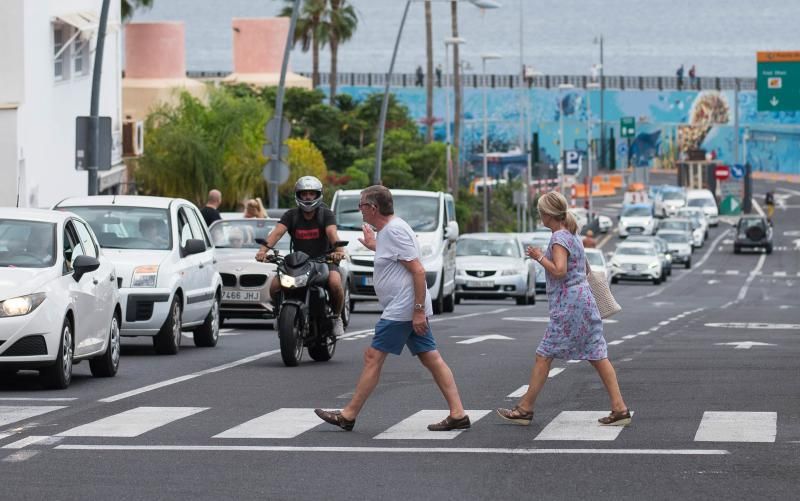 Tráfico en el muelle de Los Cristianos