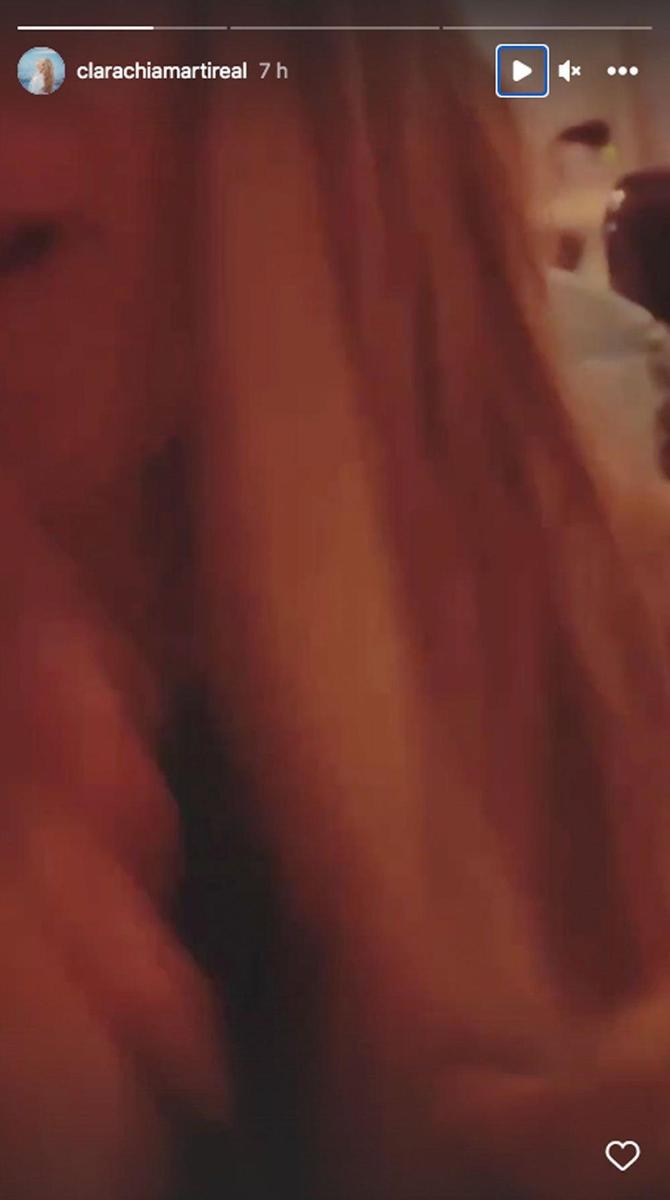 Clara Chía bailando