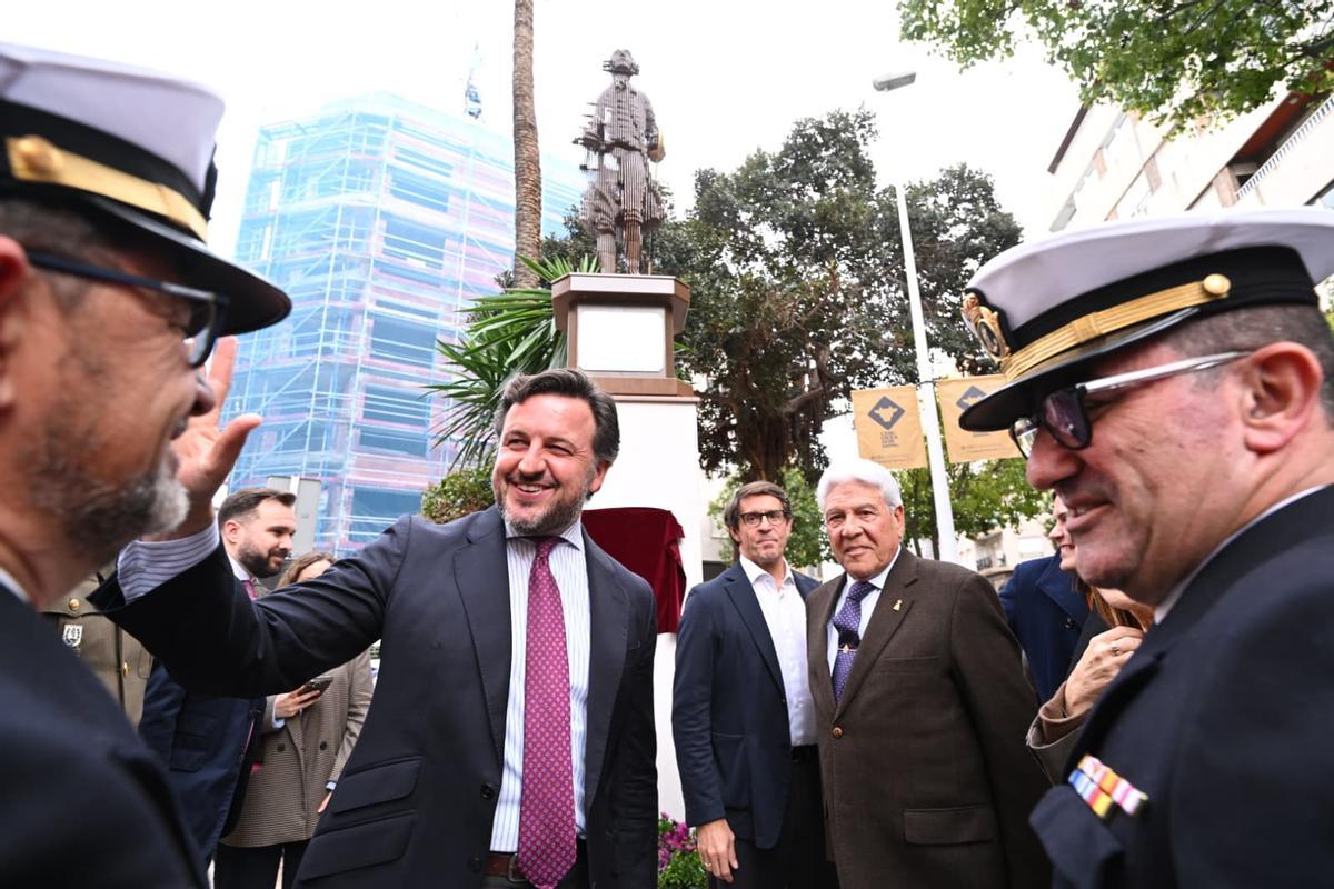 Así es la recién inaugurada escultura en Elche en honor a Jorge Juan