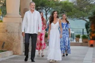 Leonor y Sofía se estrenan en la recepción oficial de Marivent