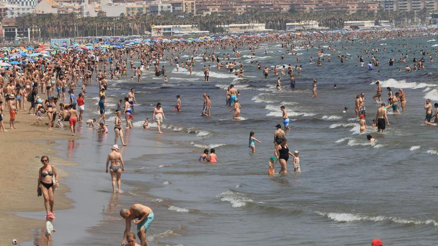 El mar alcanza en València una temperatura inusualmente alta para el mes de junio