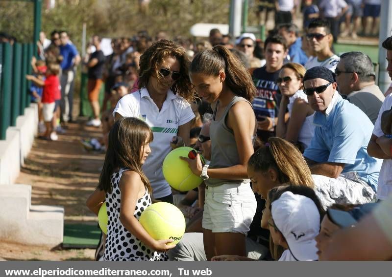 GALERÍA DE FOTOS- Bautista desata la locura peloteando con Ferrer en La Coma