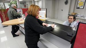 Tràmits en una oficina bancària.