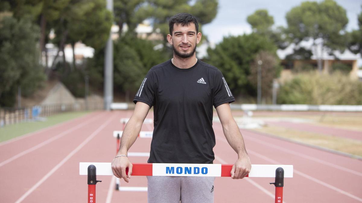 Quique Llopis, favorito a revalidar el título de campeón de España en los 60 metros vallas