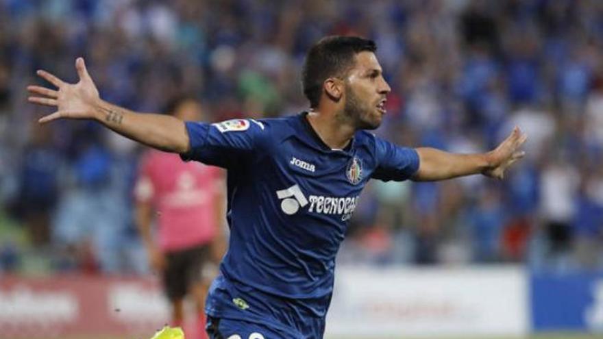 Dani Pacheco celebra uno de los dos goles que marcó al Tenerife en la final del &#039;playoff&#039; de ascenso a Primera cuando jugaba en el Getafe, el 24 de junio de 2017.