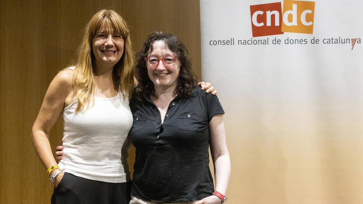 La presidenta de l'ICD i el CNDC, Sònia Guerra, i la vicepresidenta segona del CNDC, Nati Veraguas