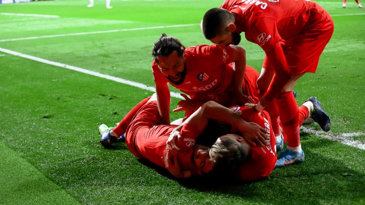 Felipe, celebrando un gol ante el Valencia