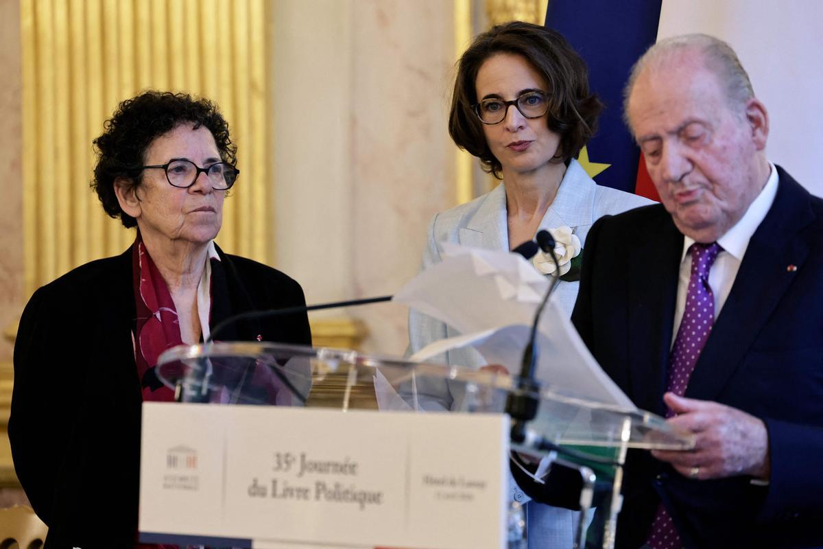 El Rey emérito de España, Juan Carlos I, pronuncia un discurso durante la 35ª edición de la "Journée du Livre Politique", un evento anual dedicado a los libros de política, en la Asamblea Nacional de Francia en París El Rey emérito de España, Juan Carlos I, pronuncia un discurso durante la 35ª edición de la "Journée du Livre Politique", un evento anual dedicado a los libros de política, en la Asamblea Nacional de Francia en París