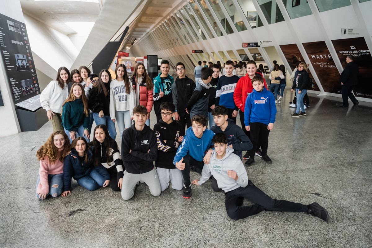 El colegio HHDC de Tavernes de la Valldigna visita la Ciutat de les Arts i les Ciències