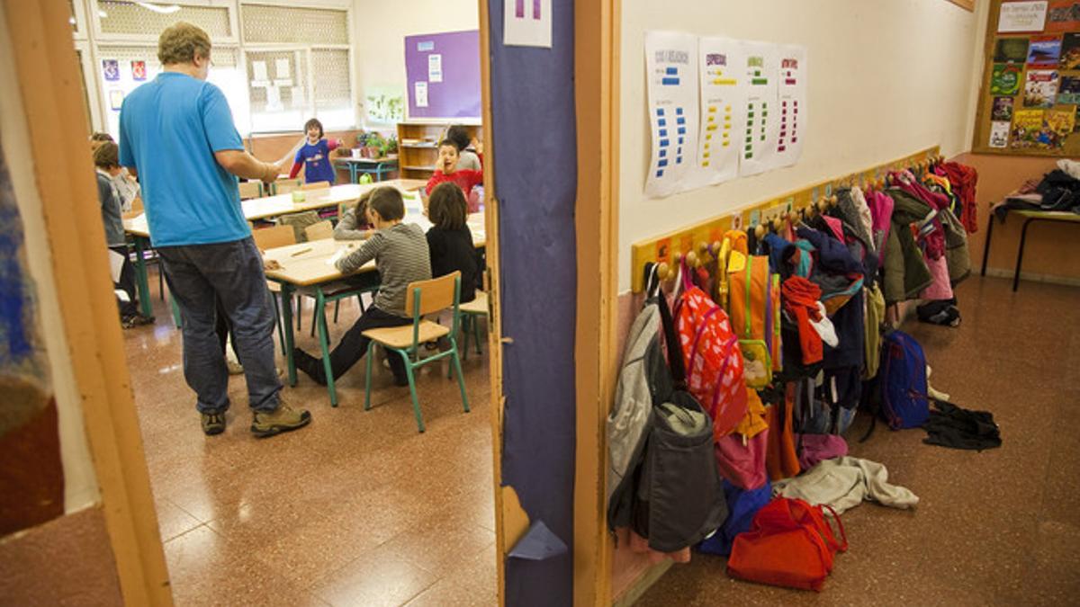 Alumnos de la escuela Pirineu de Barcelona, en una de las aulas del centro.