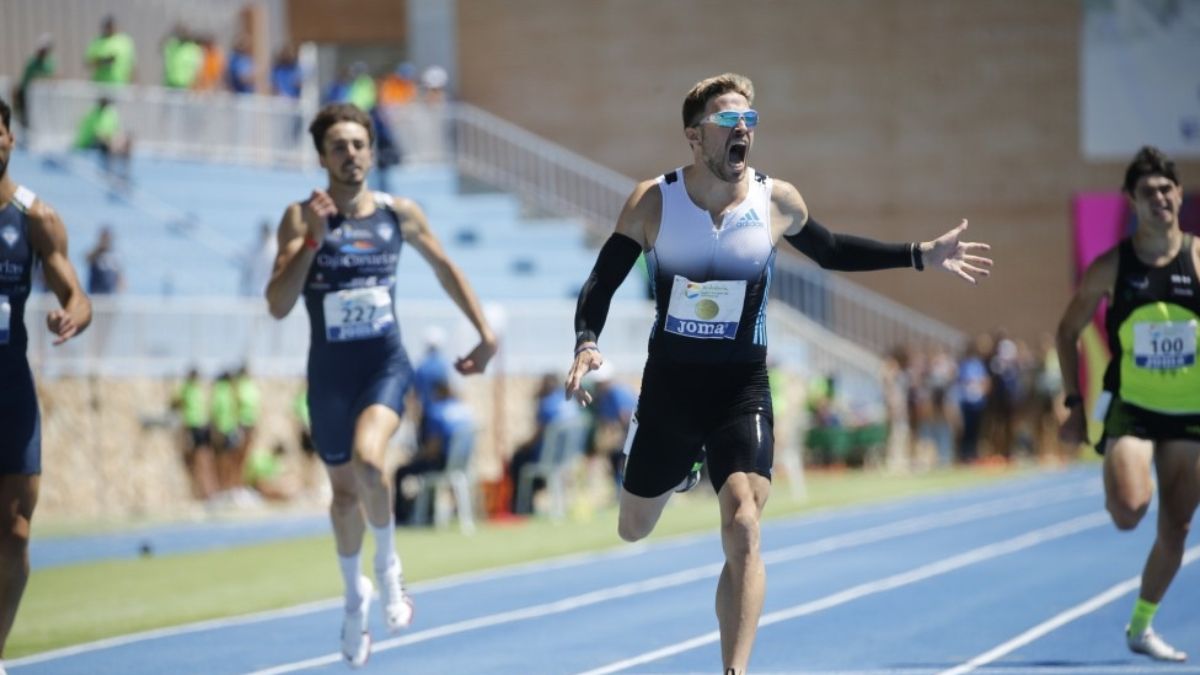 Óscar Husillos, campeón en 400 lisos con mínima europea