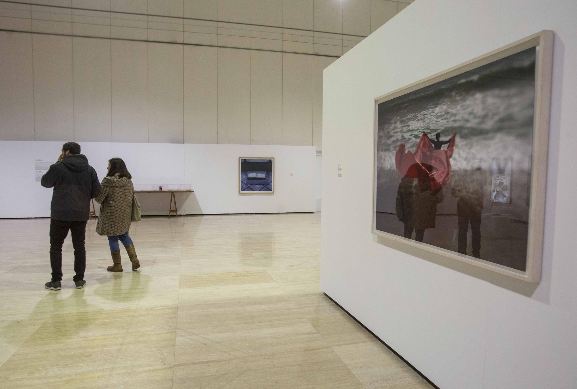 Exposición "Salto de página" de la Colección de Arte Banco Sabadell en el MUA