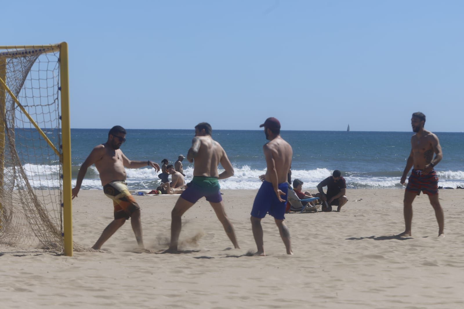 Playas llenas gracias al sol y al calor de este Domingo de Ramos