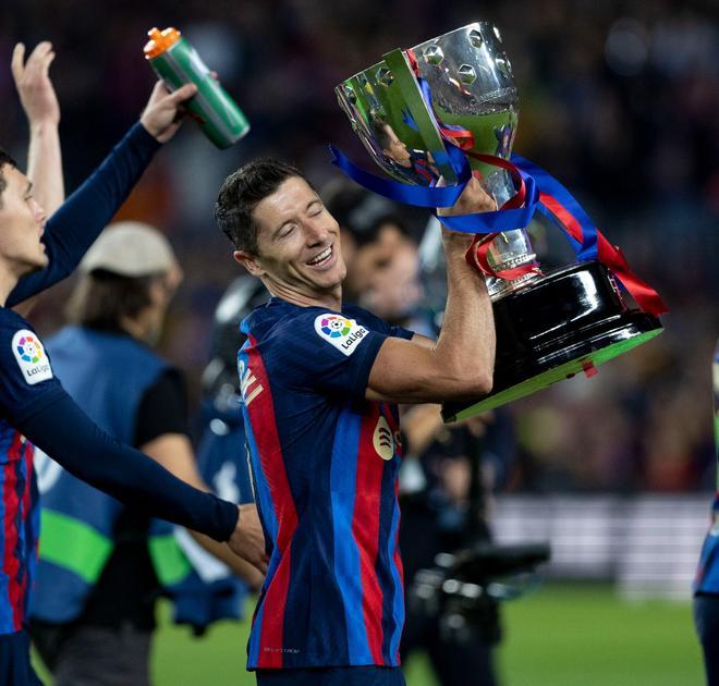 Todo lo que no has visto de la fiesta de los campeones en el Barça - Real Sociedad